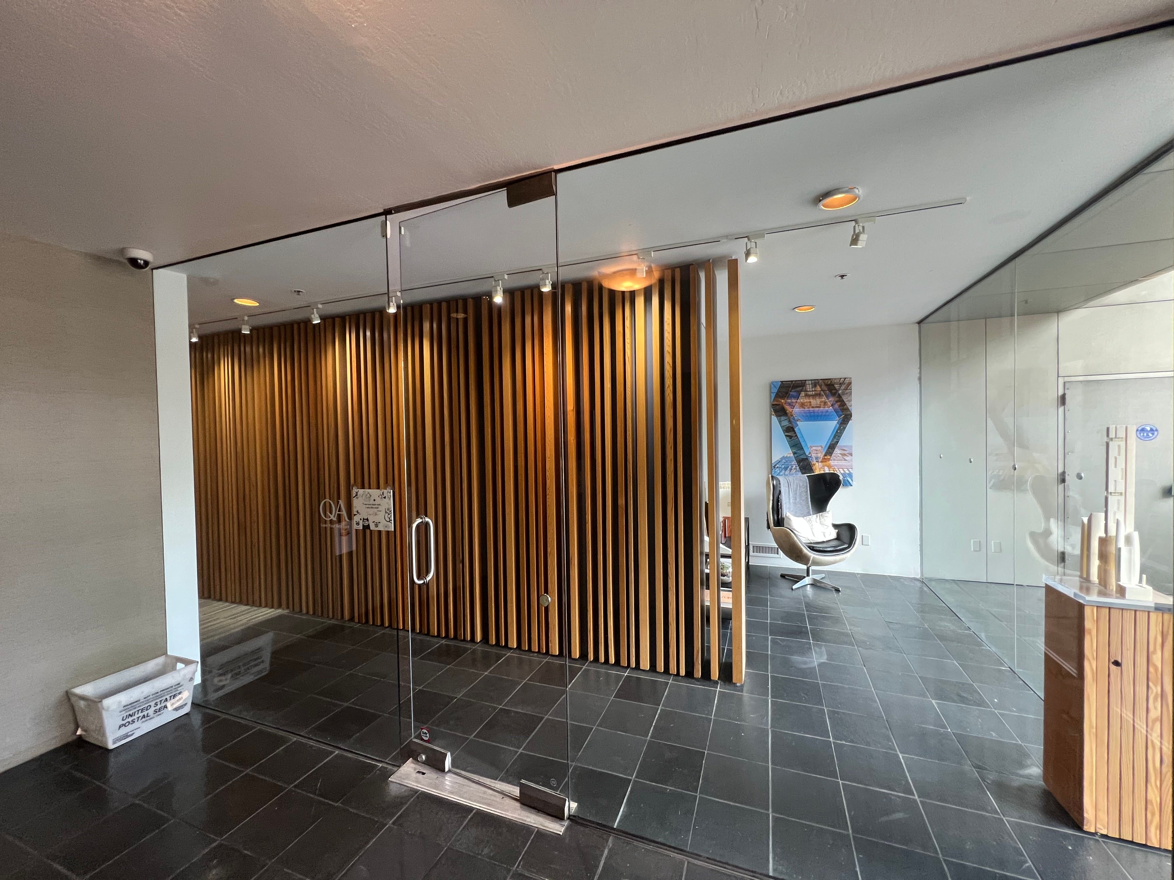 Boutique Brick-and-Timber Suite at the Heart of Jackson Square