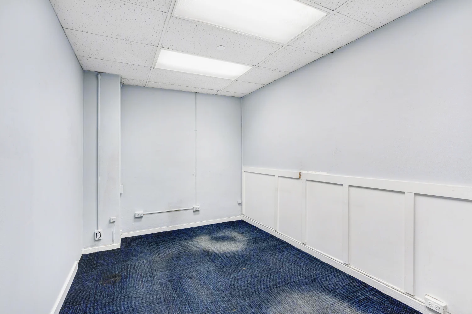 Bright Modern Office in Midtown Manhattan