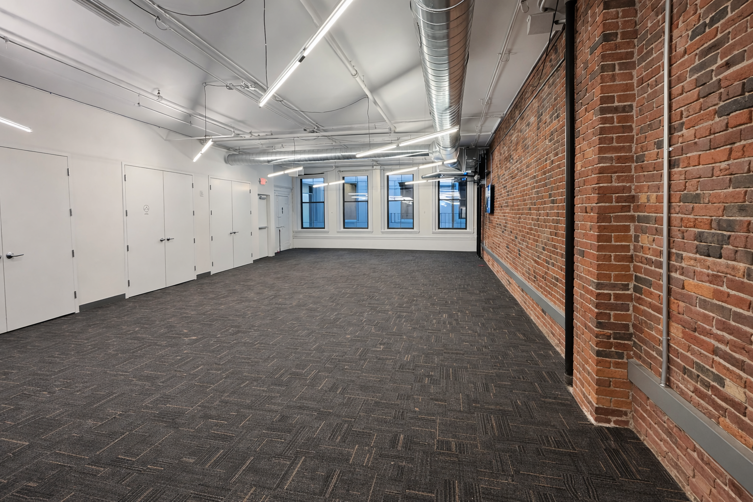 Modern Brick-and-Timber Space in Downtown Boston