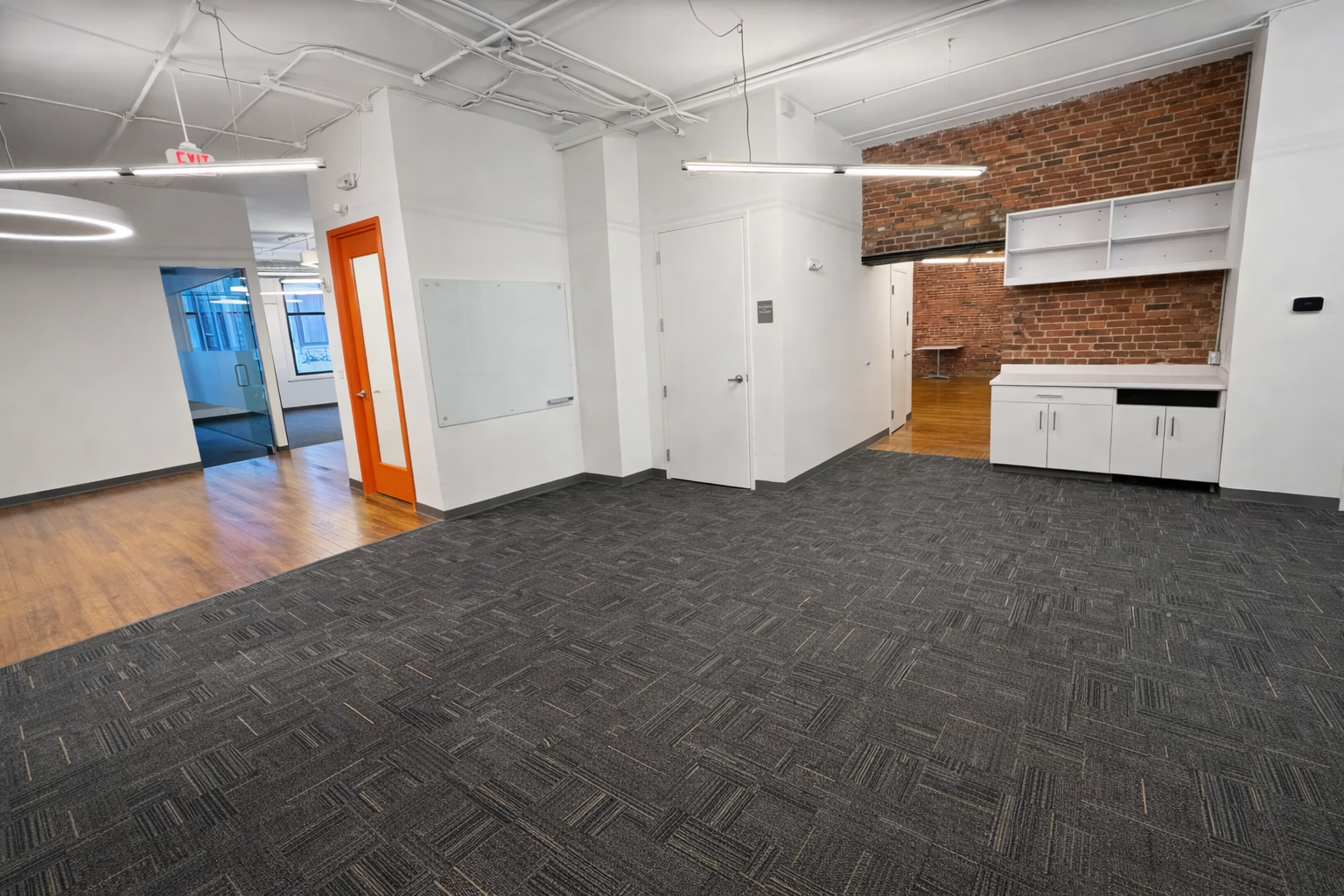 Modern Brick-and-Timber Space in Downtown Boston