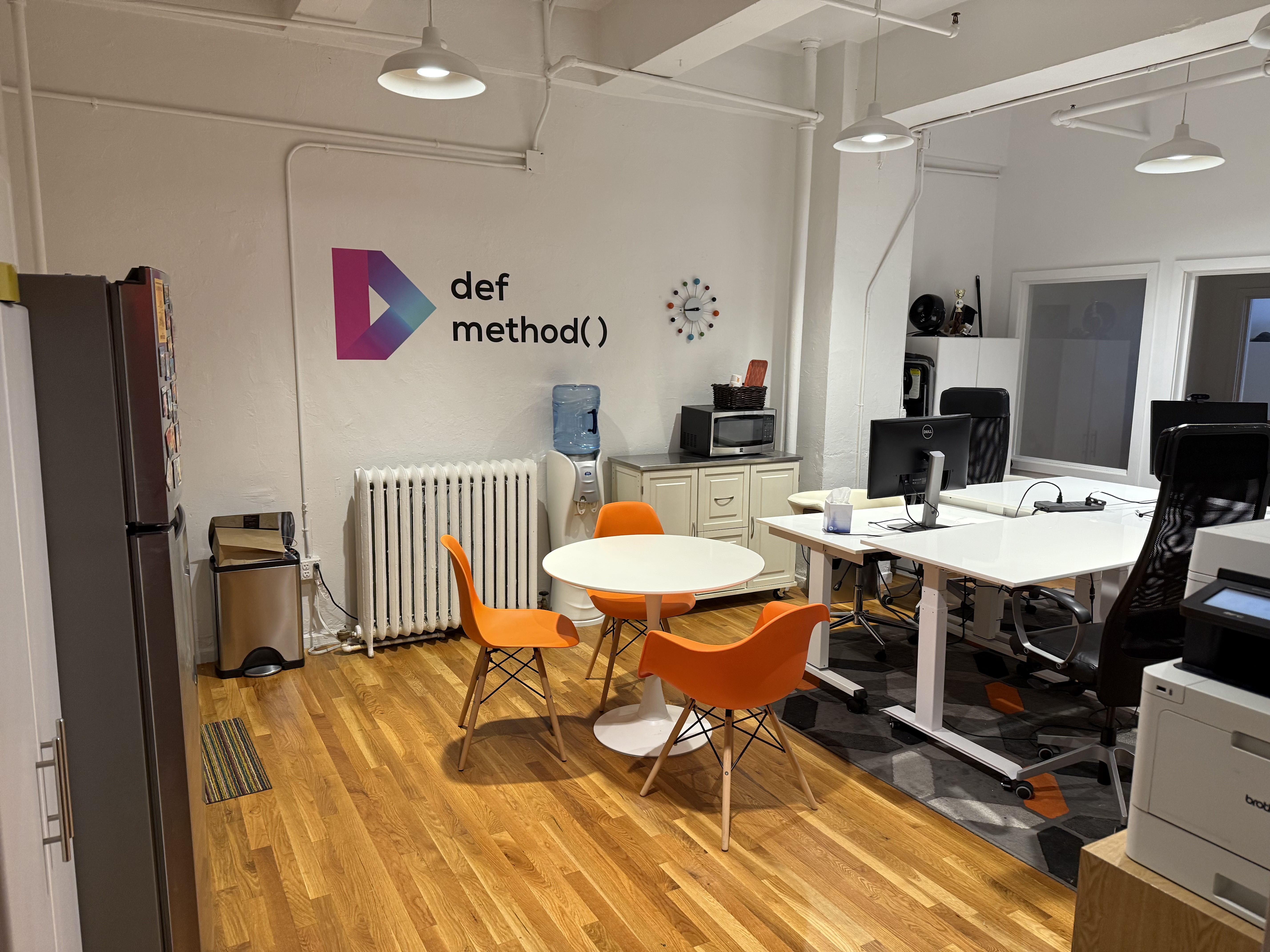 Bright, Modern Workspace with 4 Desks & Meeting Rooms