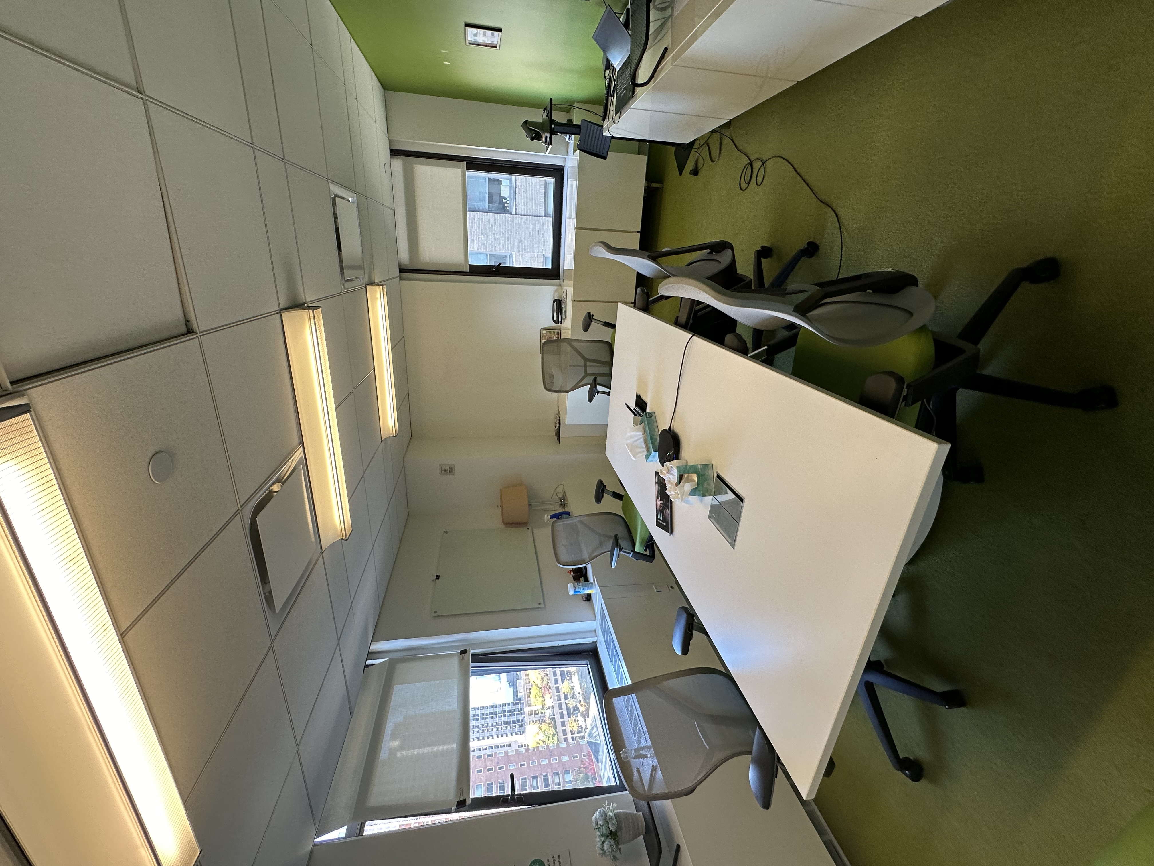 Bright and Energizing FiDi Office